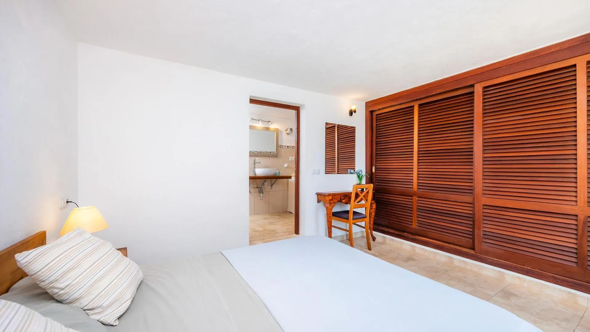 Casa Ines Villa Cala Murada  İspanya